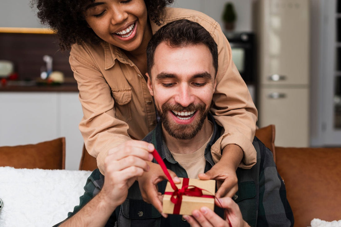 Christmas Gift Ideas for the Modern Boyfriend Who Deserves the Best - Joyful Couple